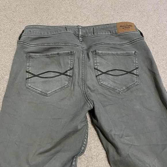 🪴 Sage Green Pants - Picture 2 of 4